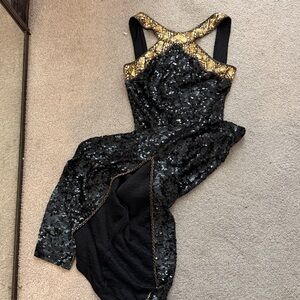 A.J. Bari 4 vintage Elegant Black gold sequin body hugging maxi black tie Dress